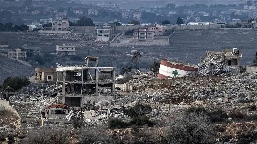 الاحتلال يفجر منازل ويجرف طرقاً جنوب لبنان