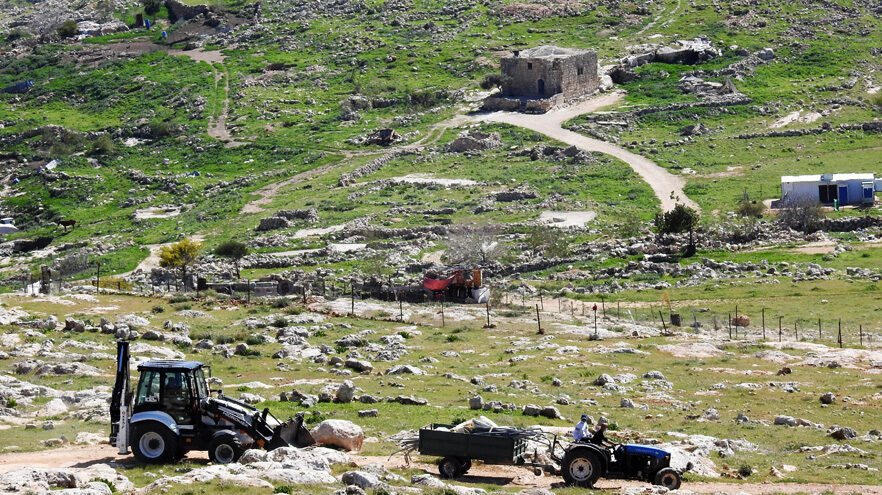 بعد هدمها عدة مرات.. قوات الاحتلال تطالب سكان خربة طانا بالرحيل منها