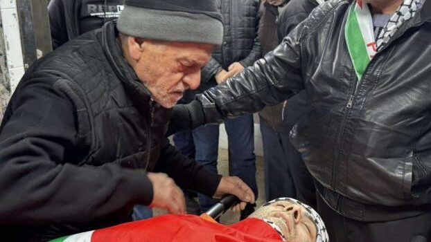 جماهير غفيرة تشيع جثمان الشهيد طارق قصاص في نابلس