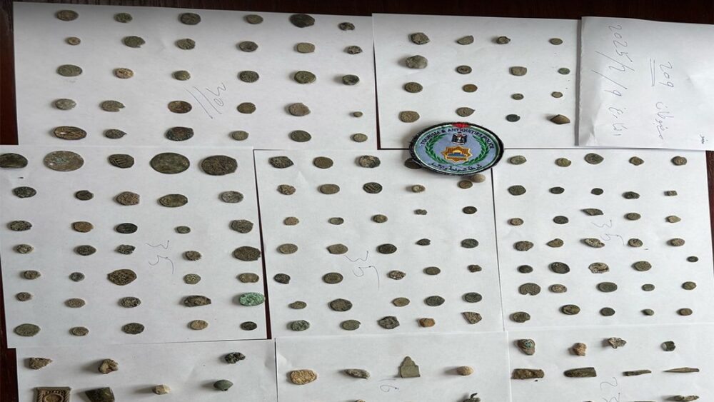 الشرطة: ضبط 214 قطعة أثرية في الخليل