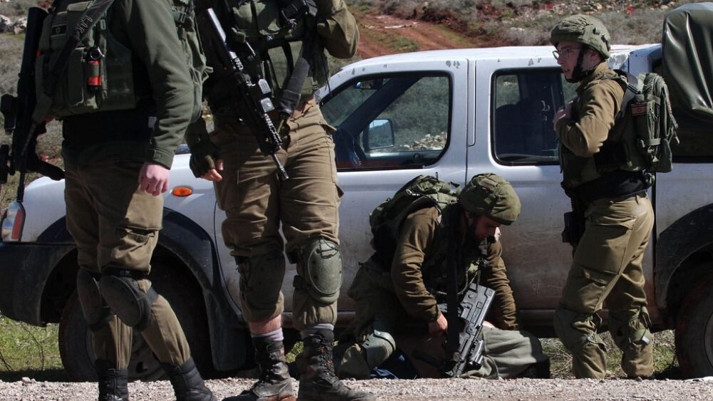 الاحتلال يعتدي على طالب ومدير مدرسة في قرية اودلا جنوب نابلس