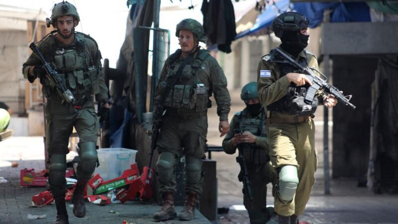 الاحتلال يقتحم بلدة اليامون ويشن حملة اعتقالات