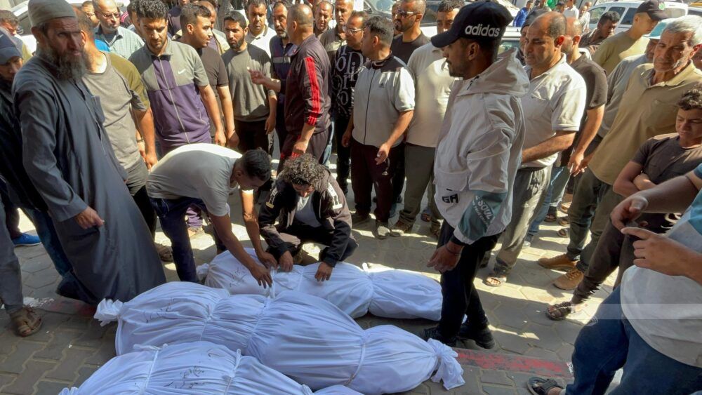 استشهاد مواطنين متأثرين بجروحهما في رفح وخانيونس