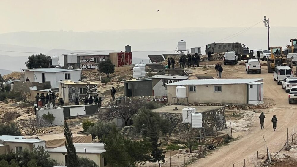 الاحتلال يهدم 5 مساكن وكهفا في خلة الضبع بمسافر يطا جنوب الخليل