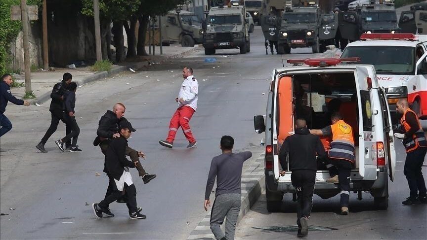 إصابة مواطن بجروح حرجة برصاص الاحتلال في مخيم طولكرم