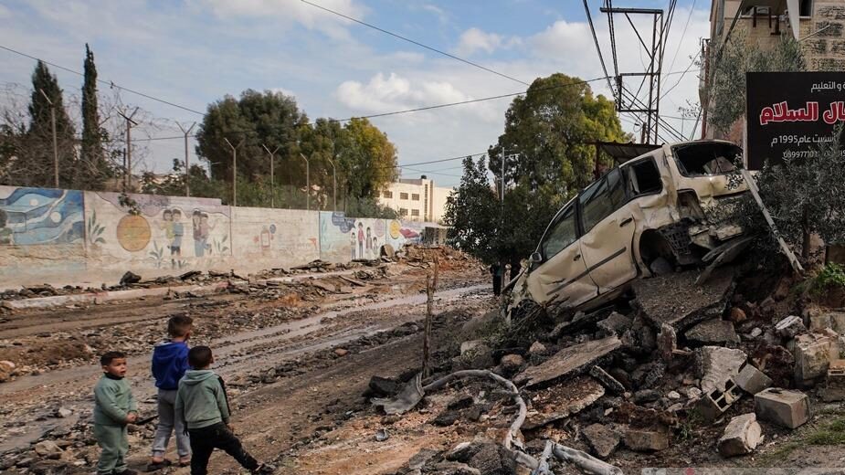 الاحتلال يواصل عدوانه على مدينة جنين ومخيمها لليوم الـ23 على التوالي... 25 شهيداً وعشرات الإصابات