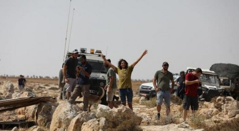 المستوطنين سرقوا صهريج مياه مجرور سعة 3 أكواب