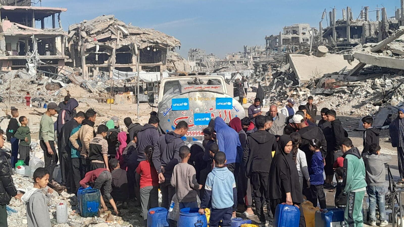 سلطة المياه: توسيع عمليات نقل المياه بالصهاريج وتوزيعها في غزة والشمال