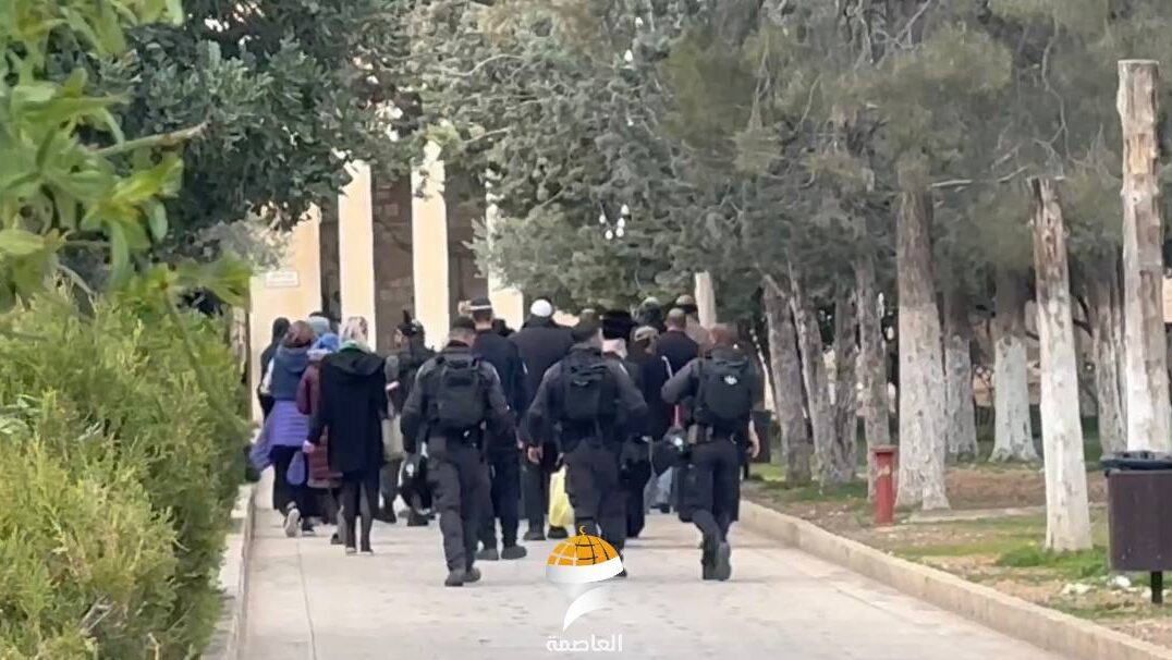 مستوطنون يقتحمون المسجد الأقصى المبارك