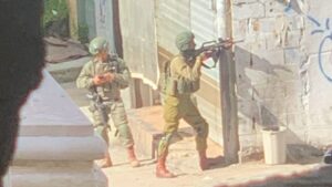 إصابة شاب برصاص الاحتلال في مخيم عسكر شرق نابلس