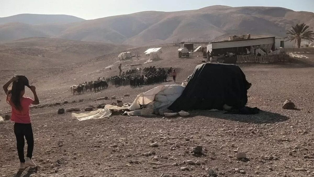 مستوطنون يداهمون خيام المواطنين في الفارسية بالأغوار الشمالية