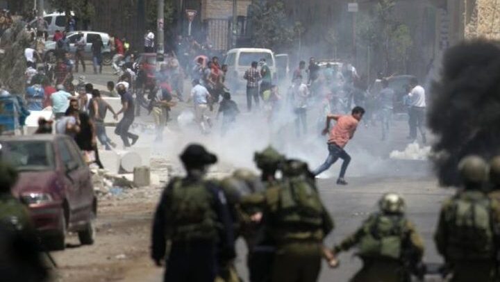 إصابات بالاختناق خلال اعتداء الاحتلال على طلبة مدارس الخضر في بيت لحم