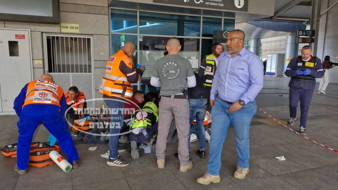 مقتل إسرائيلي وإصابة 4 آخرين بعملية طعن في حيفا والشرطة تقتل المنفذ