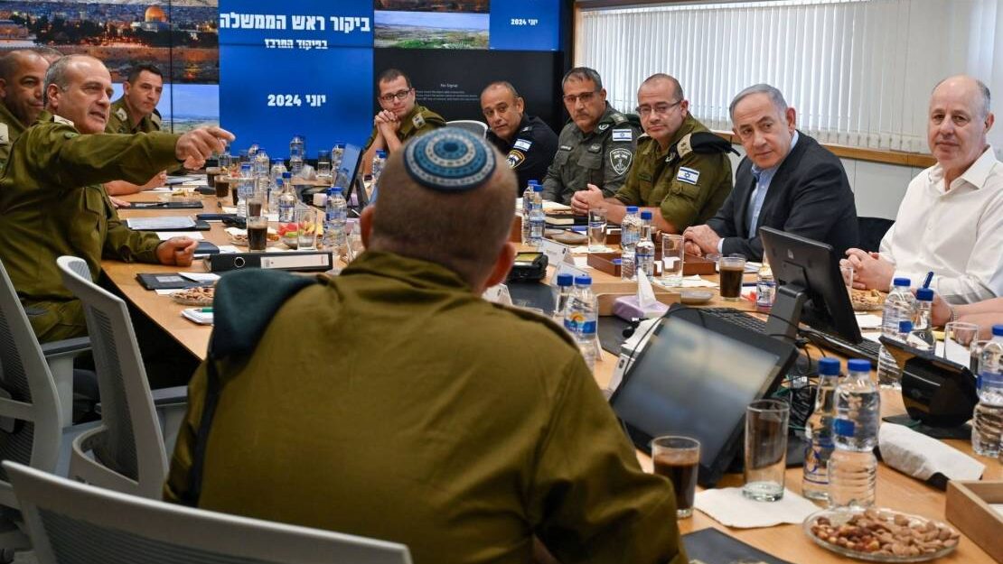 مكتب نتنياهو يعترف: تلقينا تحذيراً ليلة 7 أكتوبر لكن نتنياهو ظل نائماً