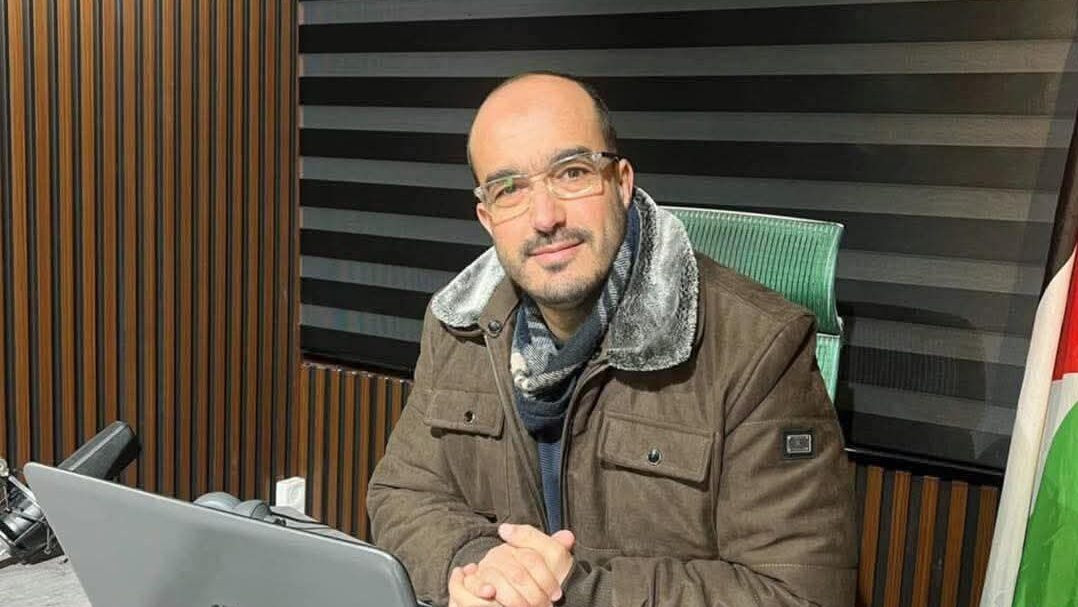 الاحتلال يحوّل الصحفي سامر خويرة من نابلس للاعتقال الإداري