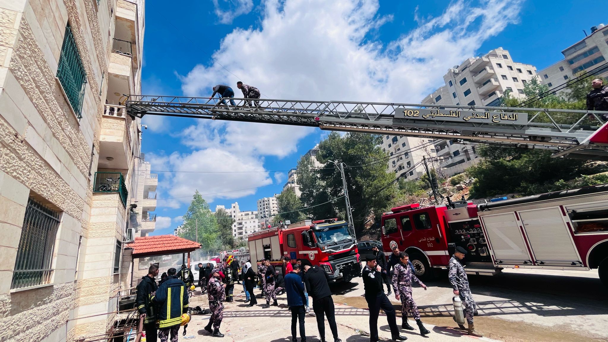 3 إصابات في حريق اندلع بشقة في رام الله