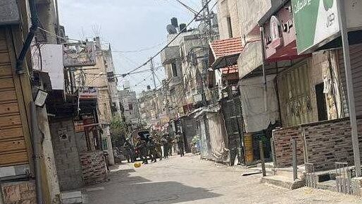 إصابتان بينهما طفل برصاص الاحتلال في الاقتحام المستمر لمخيم بلاطة