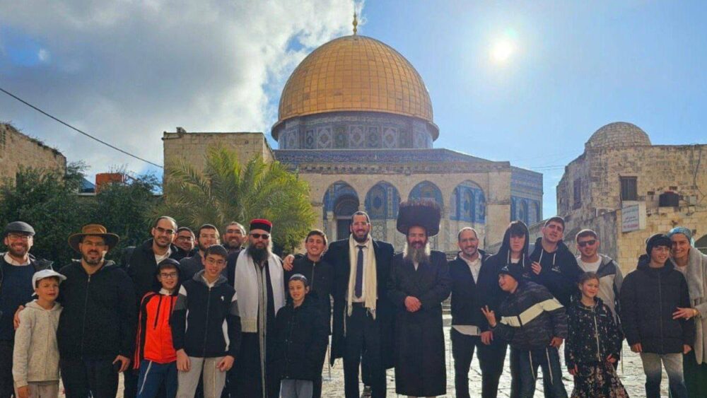 بمشاركة أعضاء كنيست وحاخامات ... اقتحام المسجد الأقصى في ثاني ما يسمى "عيد الفصح العبري"