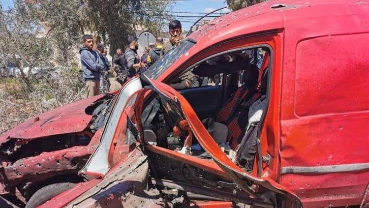 شهيد لبناني ومصابون جراء قصف الاحتلال مركبة في بلدة عيترون