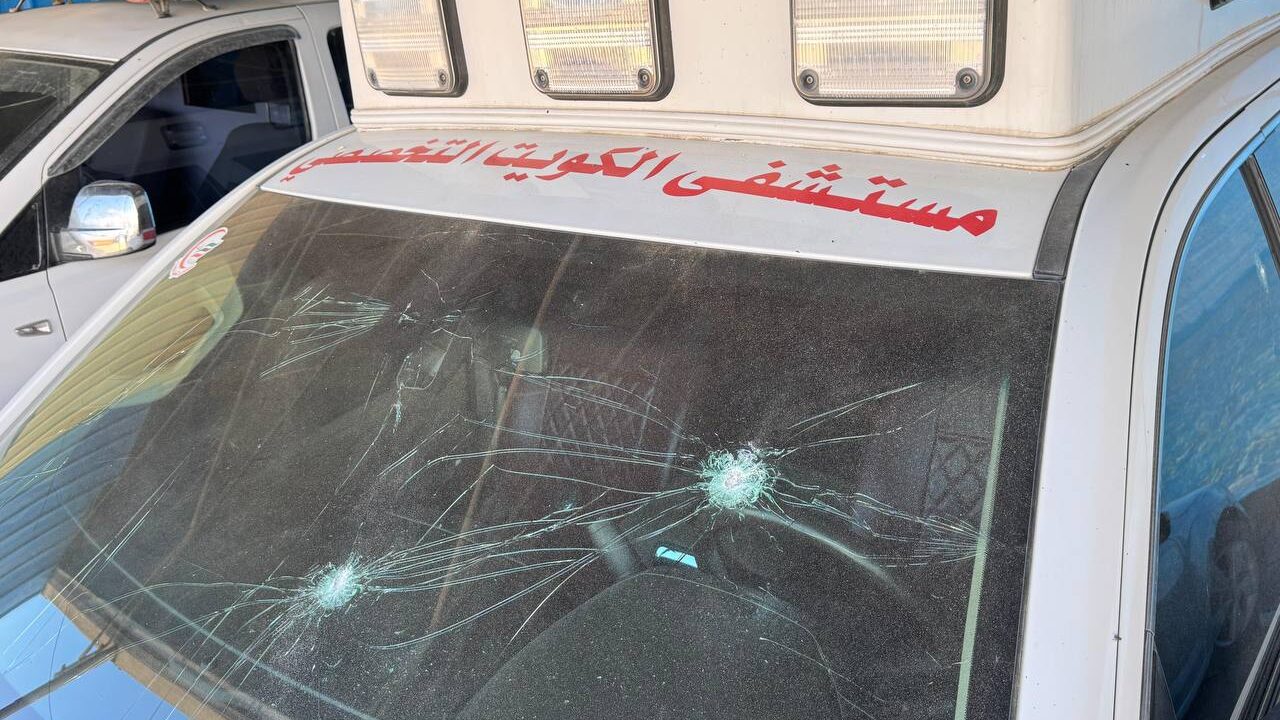 شهيد ومصابون في قصف الاحتلال بوابة المستشفى الكويتي في خانيونس