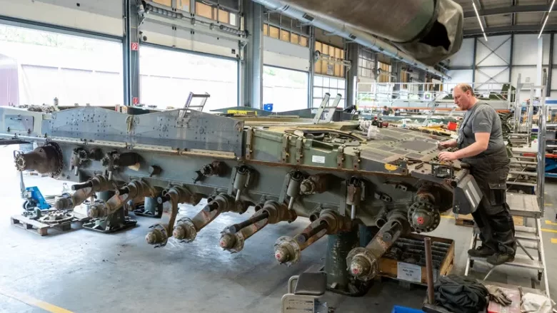 بالأرقام.. العالم ينفق على الأسلحة أكثر من أي وقت مضى