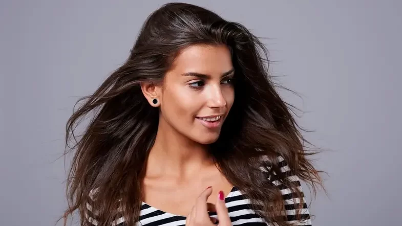 5 خطوات أساسية للحصول على شعر فائق اللمعان