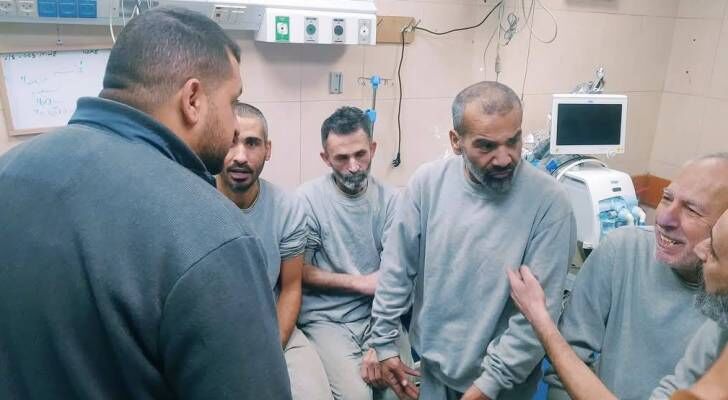 الاحتلال يفرج عن 10 أسرى من قطاع غزة بأوضاع صحية صعبة