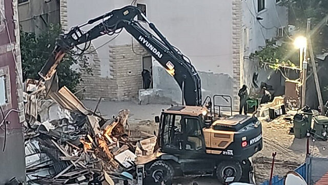 سلطات الاحتلال الاسرائيلي تهدم منزلاً في جسر الزرقاء في مدينة حيفا المحتلة