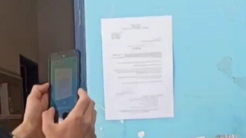 سلطات الاحتلال تقتحم مدارس الأونروا في مخيم شعفاط ويأمر بإخلائها