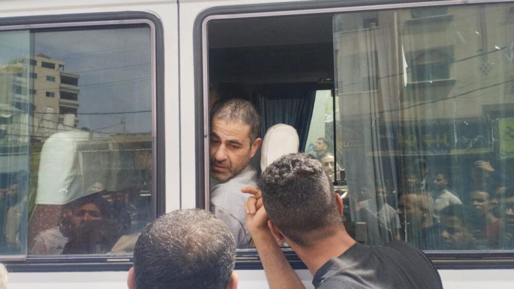 الاحتلال يفرج عن 9 أسرى من قطاع غزة