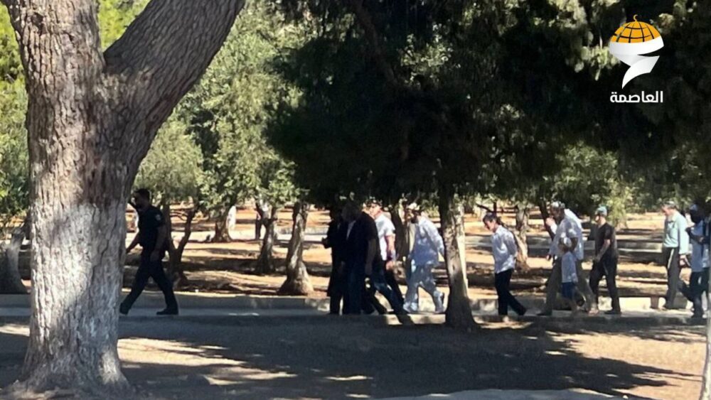 مستوطنون يقتحمون المسجد الأقصى المبارك