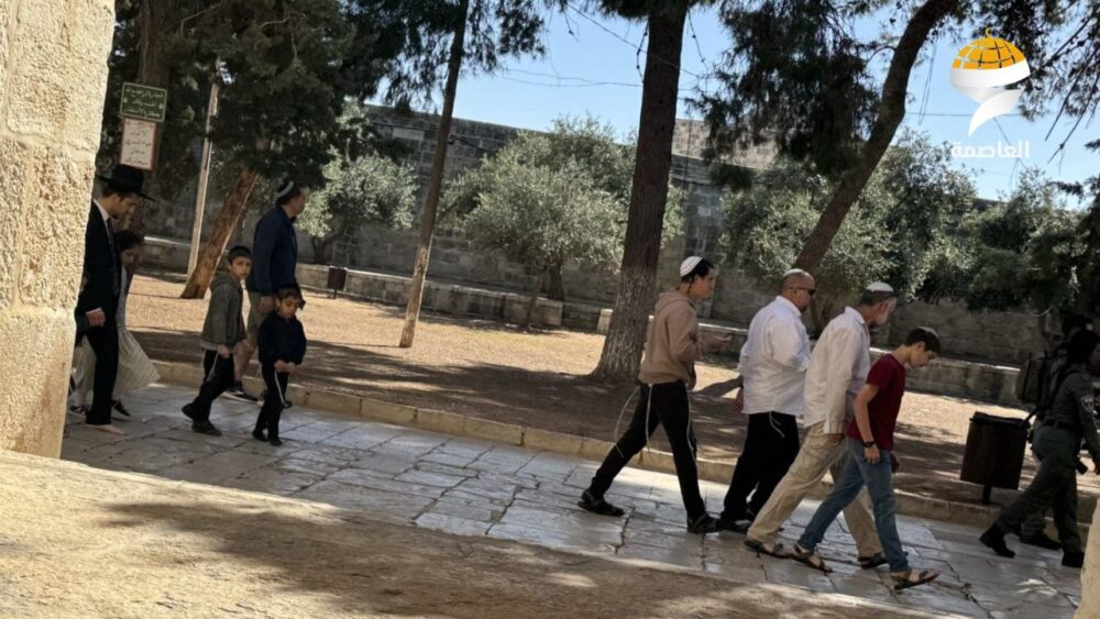مستوطنون يقتحمون المسجد الأقصى المبارك