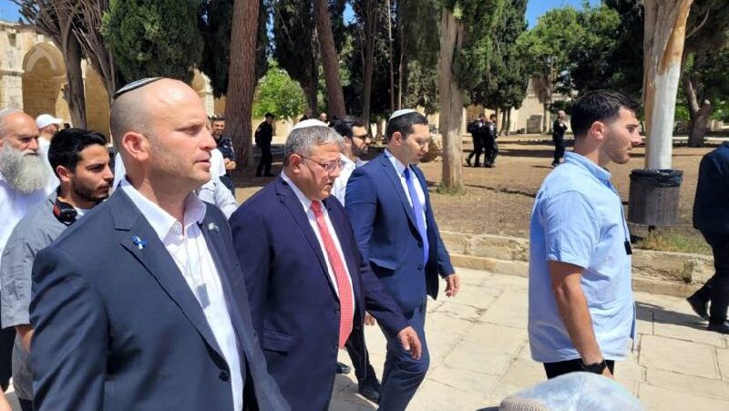 "الخارجية" تدين اقتحام المتطرف بن غفير للأقصى وتطالب بحماية شعبنا