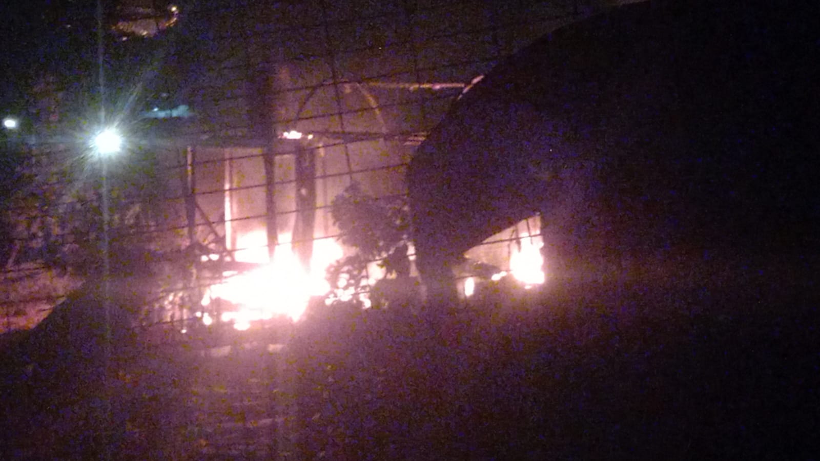 مستوطنون يحرقون منزلاً جنوب شرق مدينة الخليل