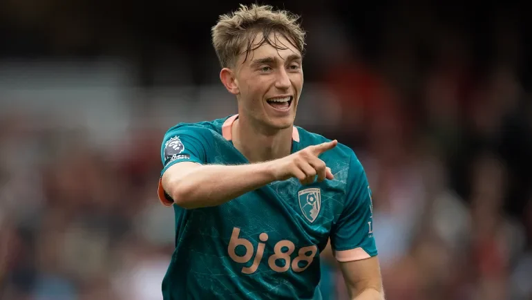 مَن هويسين مدافع ريال مدريد الجديد؟