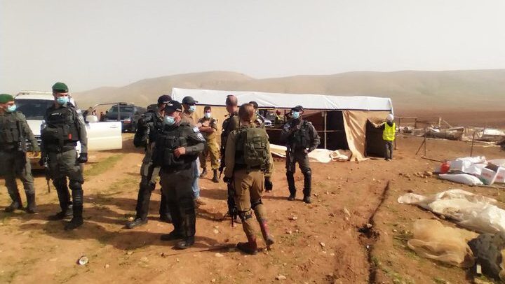 مستوطنون يقتحمون تجمعاً غرب أريحا ويحاولون إحراق منزل وجرار زراعي