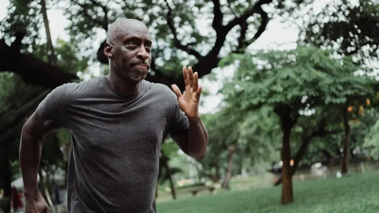 بعد الـ60.. لماذا يُعد الجري مفيدا؟ وكيف تمارسه دون إصابات؟