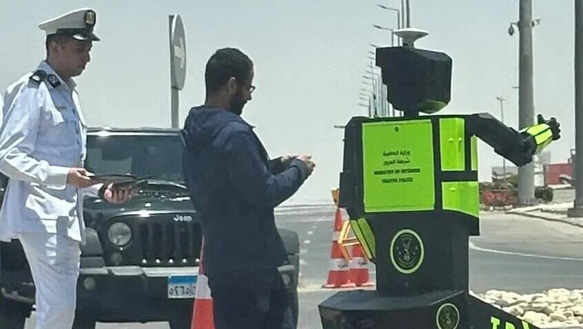 مصر تستعد لثورة مرورية بالروبوتات