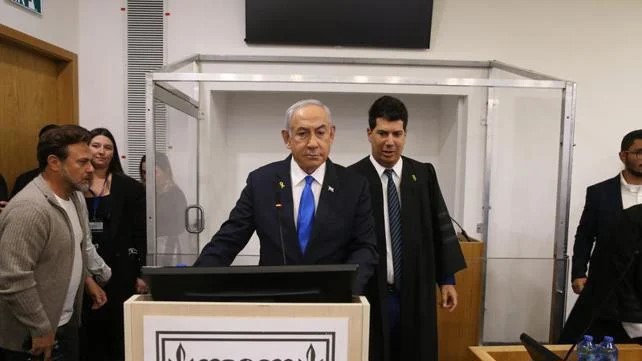 نتنياهو يمثُل للمرة الـ28 أمام المحكمة المركزية في "تل أبيب" للرد على تهم فساد