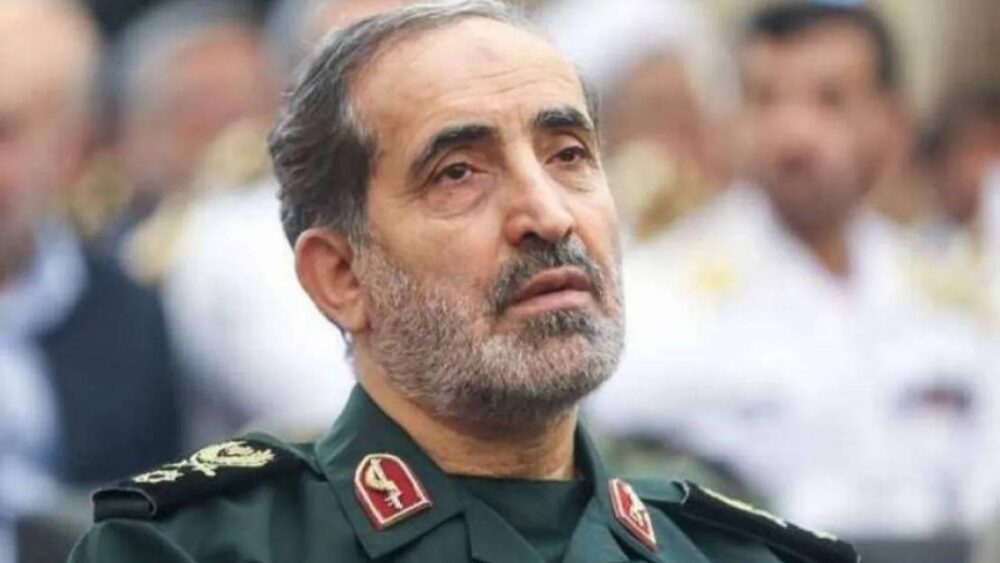 الاحتلال يزعم اغتيال القائد الإيراني علي شادماني في غارة على طهران