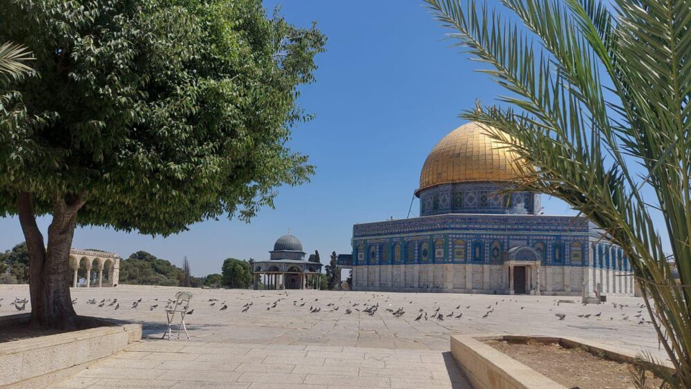 لليوم الـ12 على التوالي: الاحتلال يواصل إغلاق المسجد الأقصى وكنيسة القيامة ويمنع الوصول إليهما