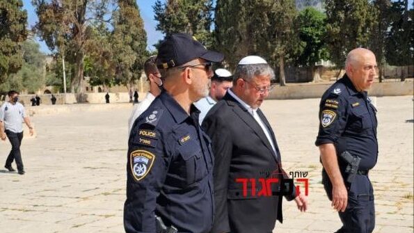 المتطرف بن غفير يقود اقتحام المستوطنين للمسجد الأقصى المبارك