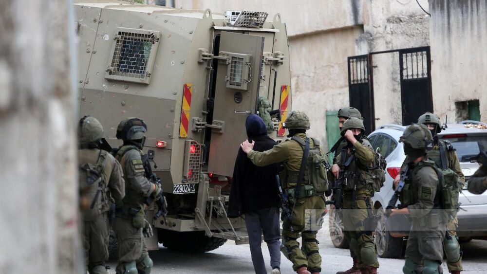 نادي الأسير الفلسطيني: الاحتلال اعتقل نحو 150 مواطناً من الضفة الغربية خلال أسبوع