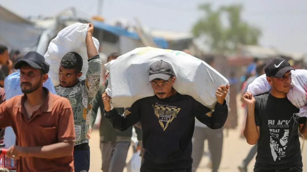 قطاع غزة: 21 شهيداً بنيران الاحتلال بينهم 11 من منتظري المساعدات و3 أشقاء