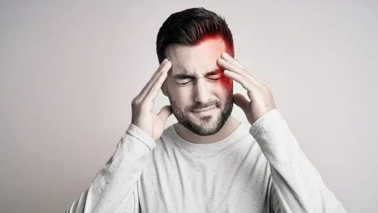 لماذا تتفاقم أعراض الصداع النصفي عند المرضى الذين لا ينامون جيدا؟