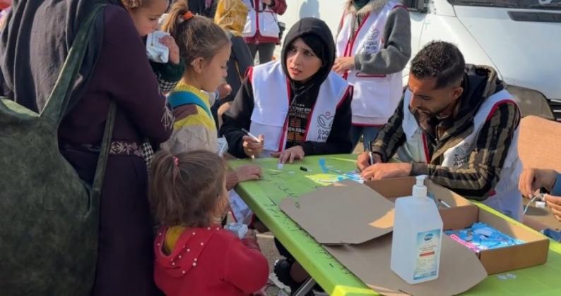 "آكشن إيد": الشباب الفلسطيني يطوّرون مهاراتهم لقيادة الاستجابة الإنسانية في ظل الحرب والحصار