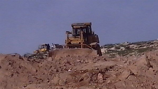 جرافات تابعة للمستوطنين قامت بتجريف 40 دونماً