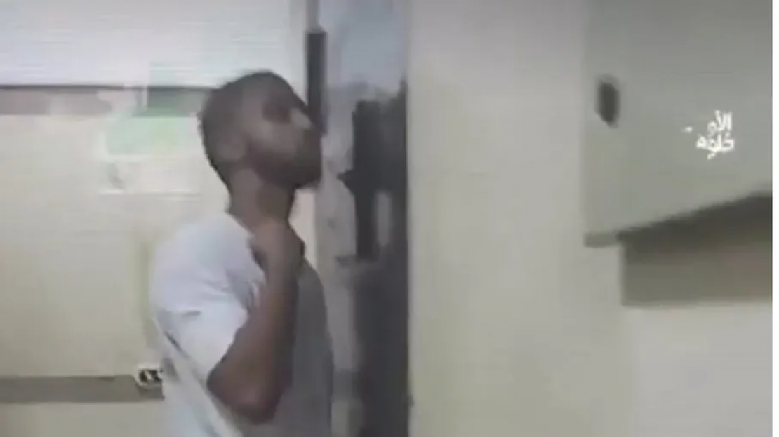 شابان يقتحمان مركز أمن الدولة في مصر ويحتجزان ضباطًا رفضًا لحصار غزة وتجويع أهلها