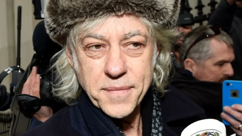 الموسيقي الشهير السير بوب غيلدوف يصرخ في وجه الاحتلال: أطعموا أطفال غزة.. عار عليكم ما تفعلونه