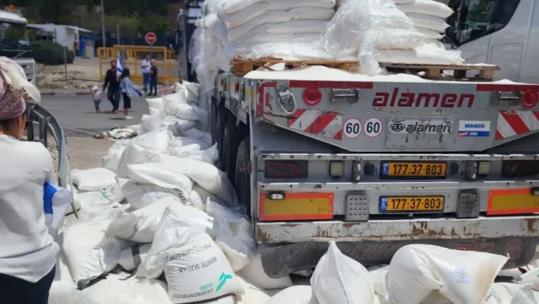 الاحتلال يتلف عشرات آلاف الأطنان من مساعدات غزة وسط مجاعة خانقة